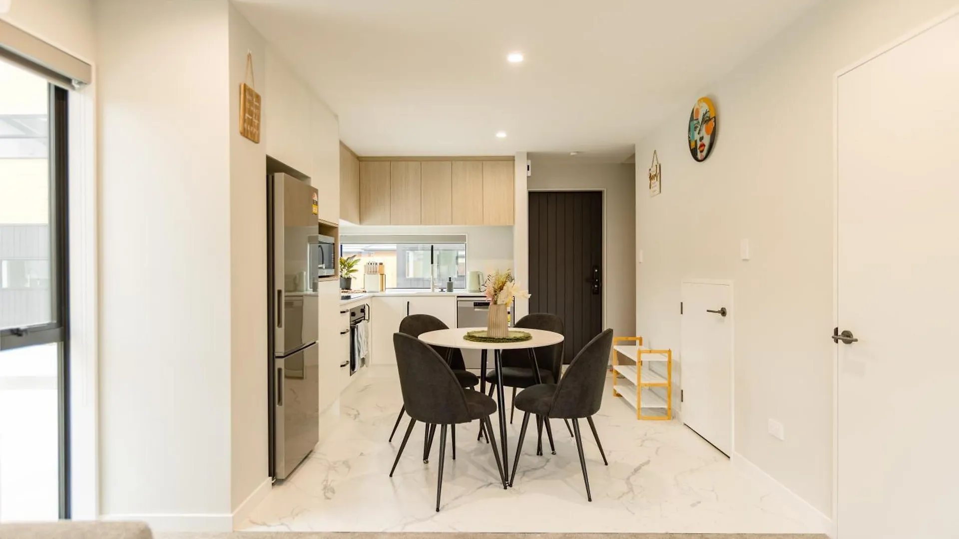 Brand New 3Br Home With Parking Christchurch Apartment