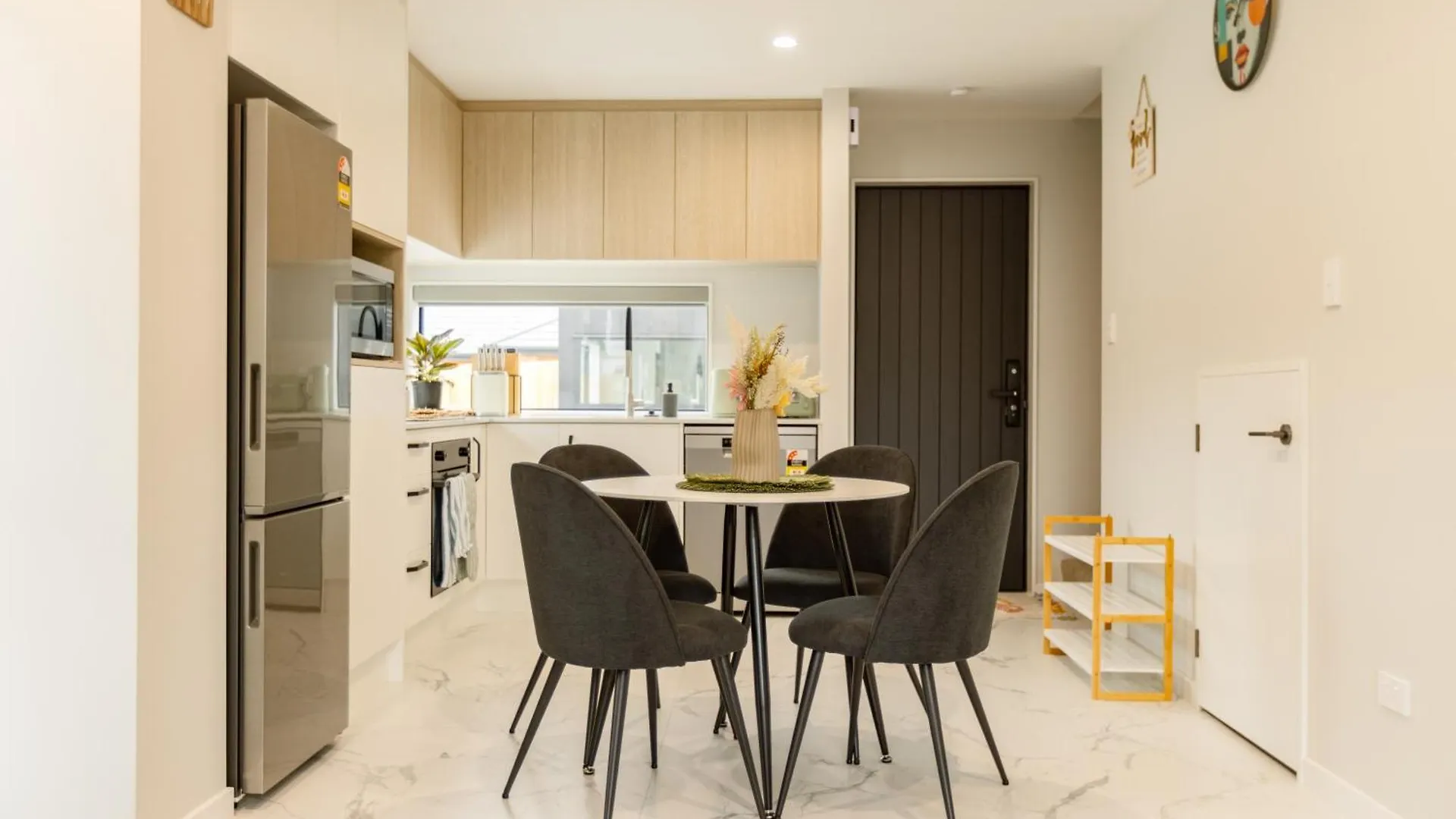 Apartment Brand New 3Br Home With Parking Christchurch