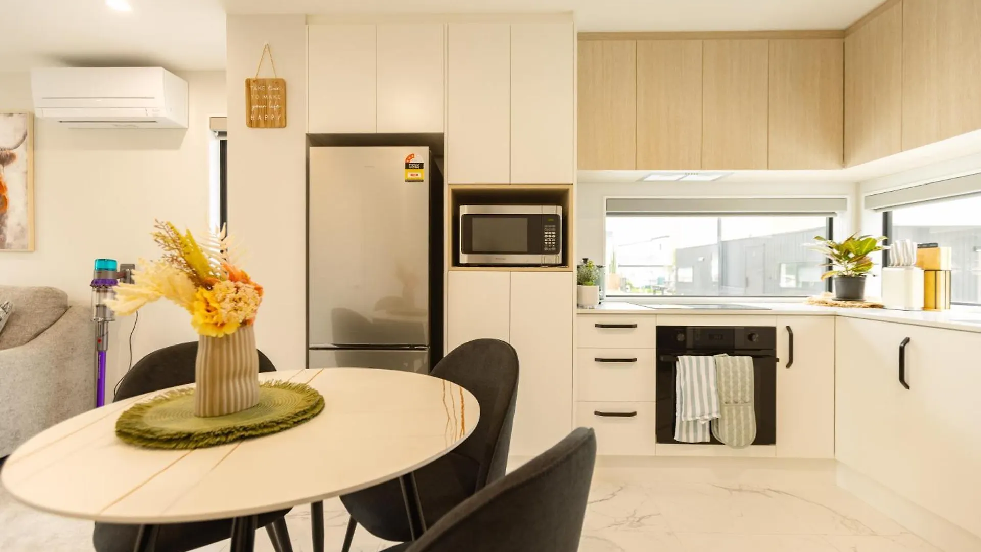 Brand New 3Br Home With Parking Christchurch Apartment