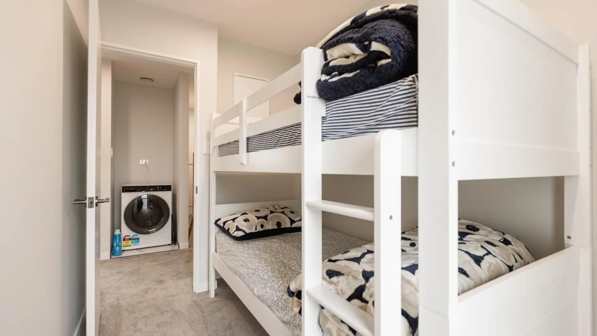 Apartment Brand New 3Br Home With Parking Christchurch